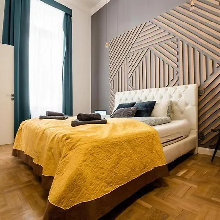 Deluxe Quentin Next To The Fashion Street Apartment Budapest